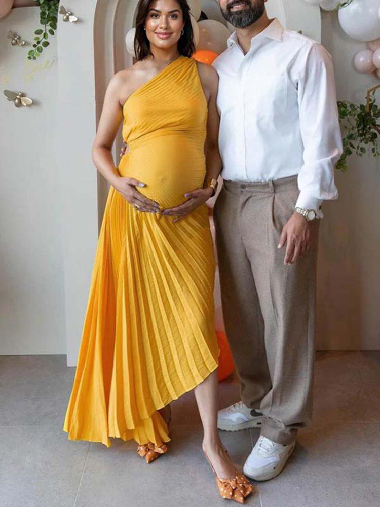 Yellow Off-Shoulder Pregnancy  - Photography Yellow recension och pris